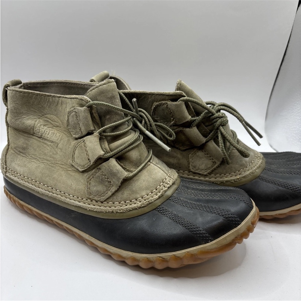 Sorel Black and green Boots